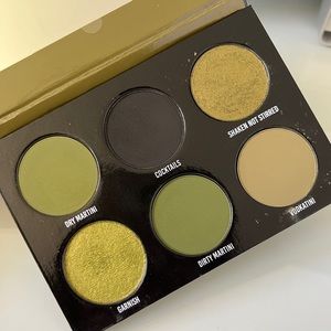 Give me glow Juicy Olive palette